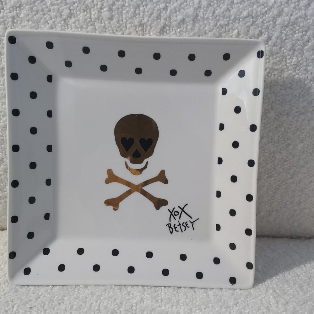 Betsey Johnson Jewelry/Trinket Tray Gold Skull